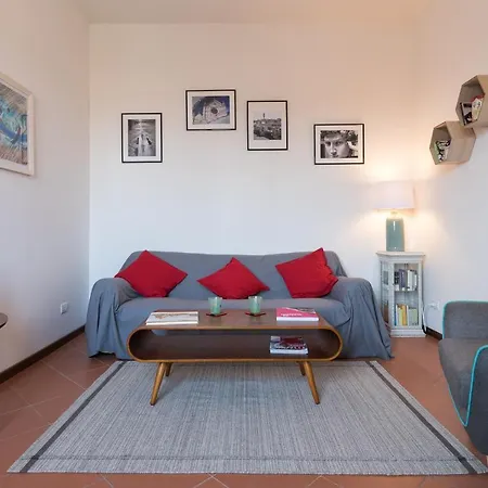 Apartment Ognissanti Design By Mmega Florence